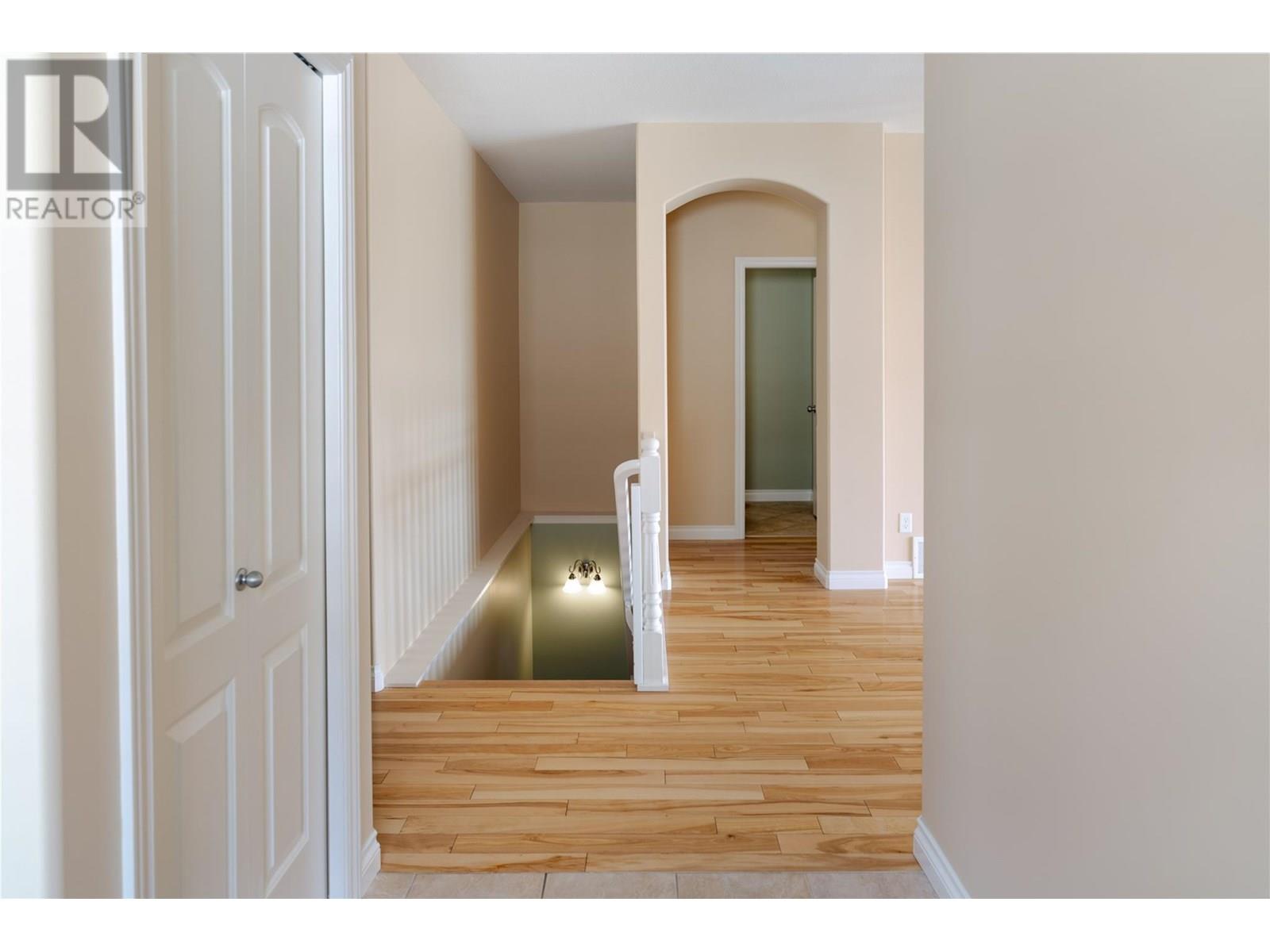 Photo 23 of 371 Mccarren Avenue, Kelowna BC