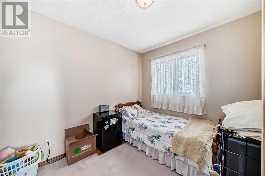 Single Family House 4 Level for Sale in  Hidden Way NW Hidden Valley Calgary 