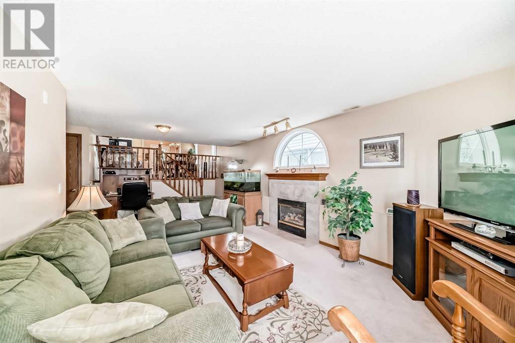 Single Family House 4 Level for Sale in  Hidden Way NW Hidden Valley Calgary 