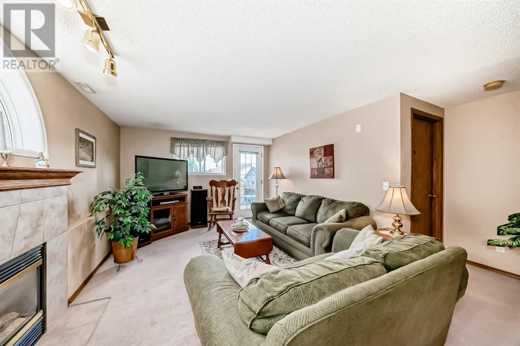 Single Family House 4 Level for Sale in  Hidden Way NW Hidden Valley Calgary 