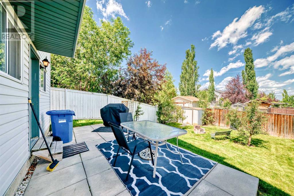 Single Family House 4 Level for Sale in  Hidden Way NW Hidden Valley Calgary 