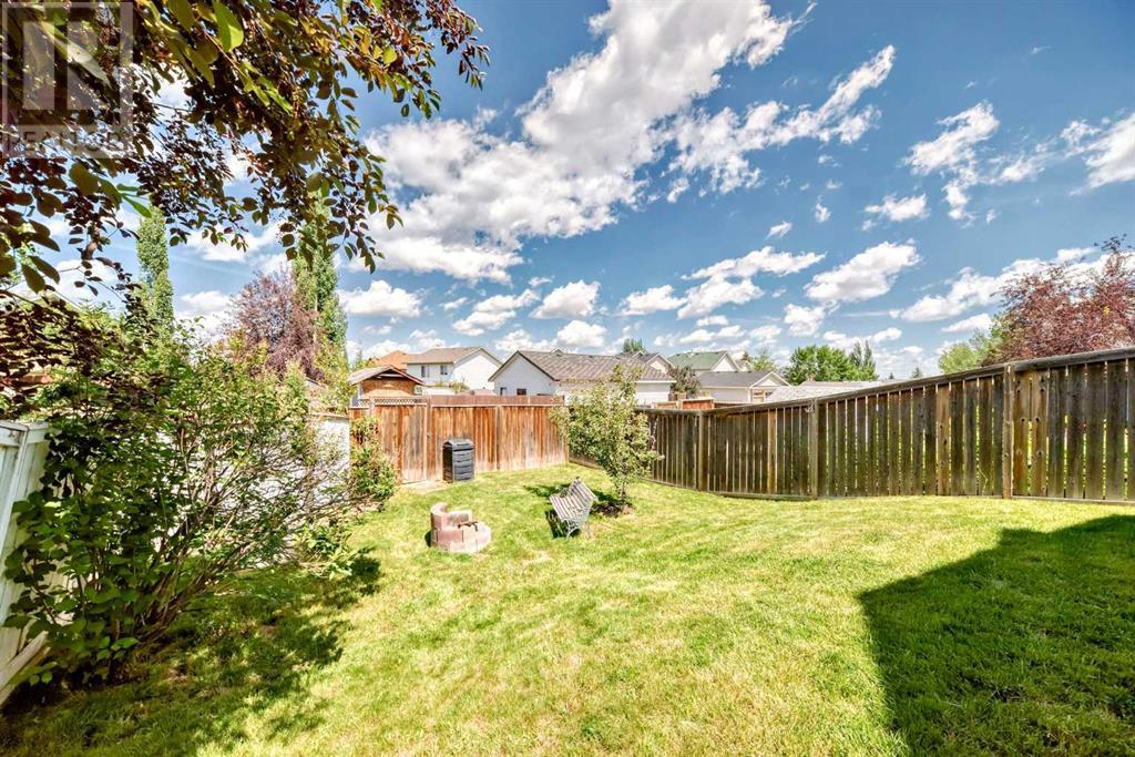 Single Family House 4 Level for Sale in  Hidden Way NW Hidden Valley Calgary 
