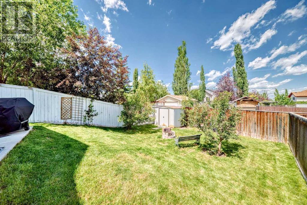Single Family House 4 Level for Sale in  Hidden Way NW Hidden Valley Calgary 