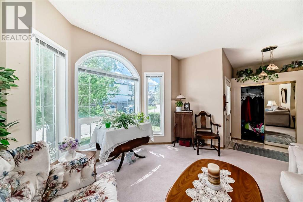 Single Family House 4 Level for Sale in  Hidden Way NW Hidden Valley Calgary 