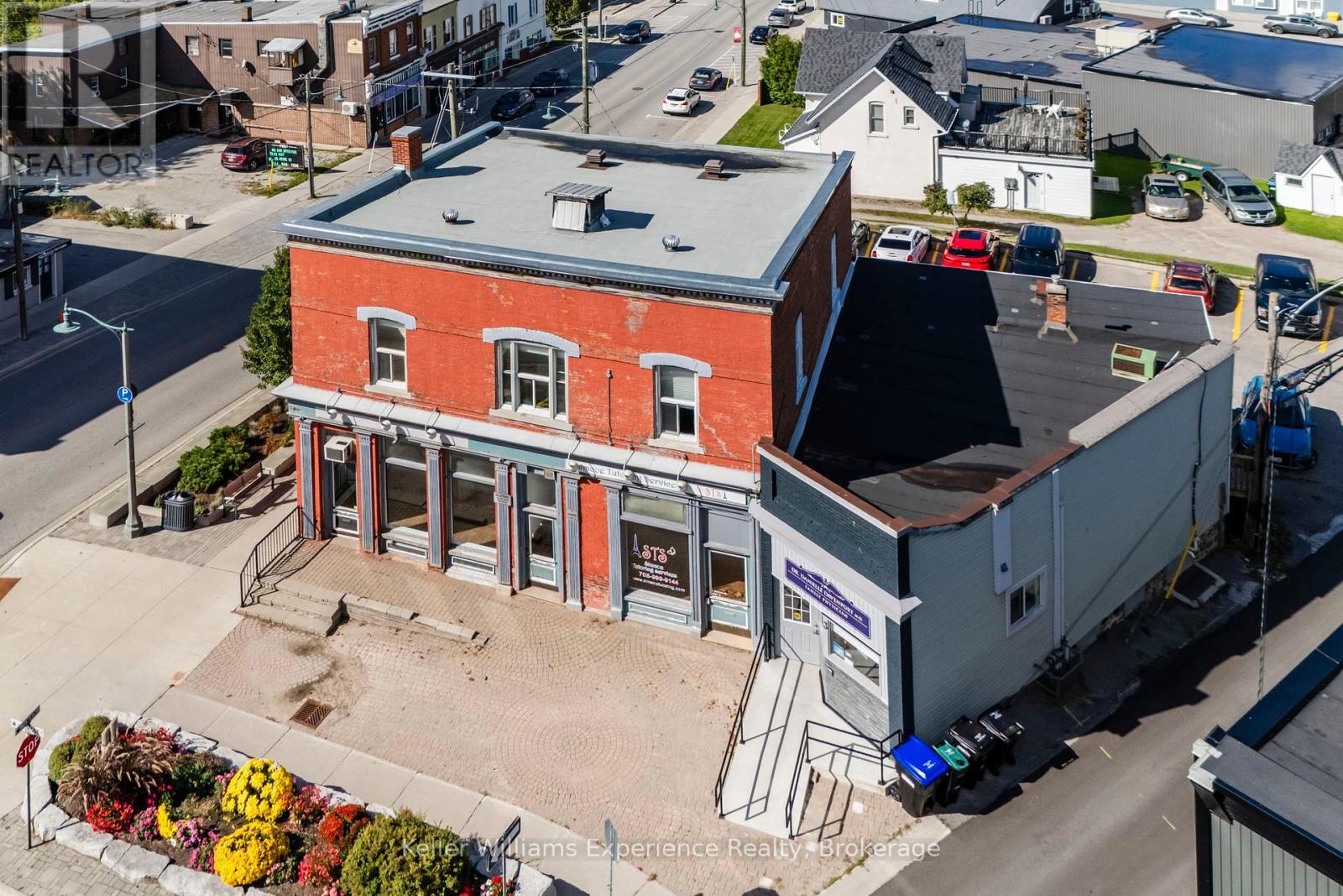 Photo 38 of 1 Simcoe Street, Penetanguishene ON