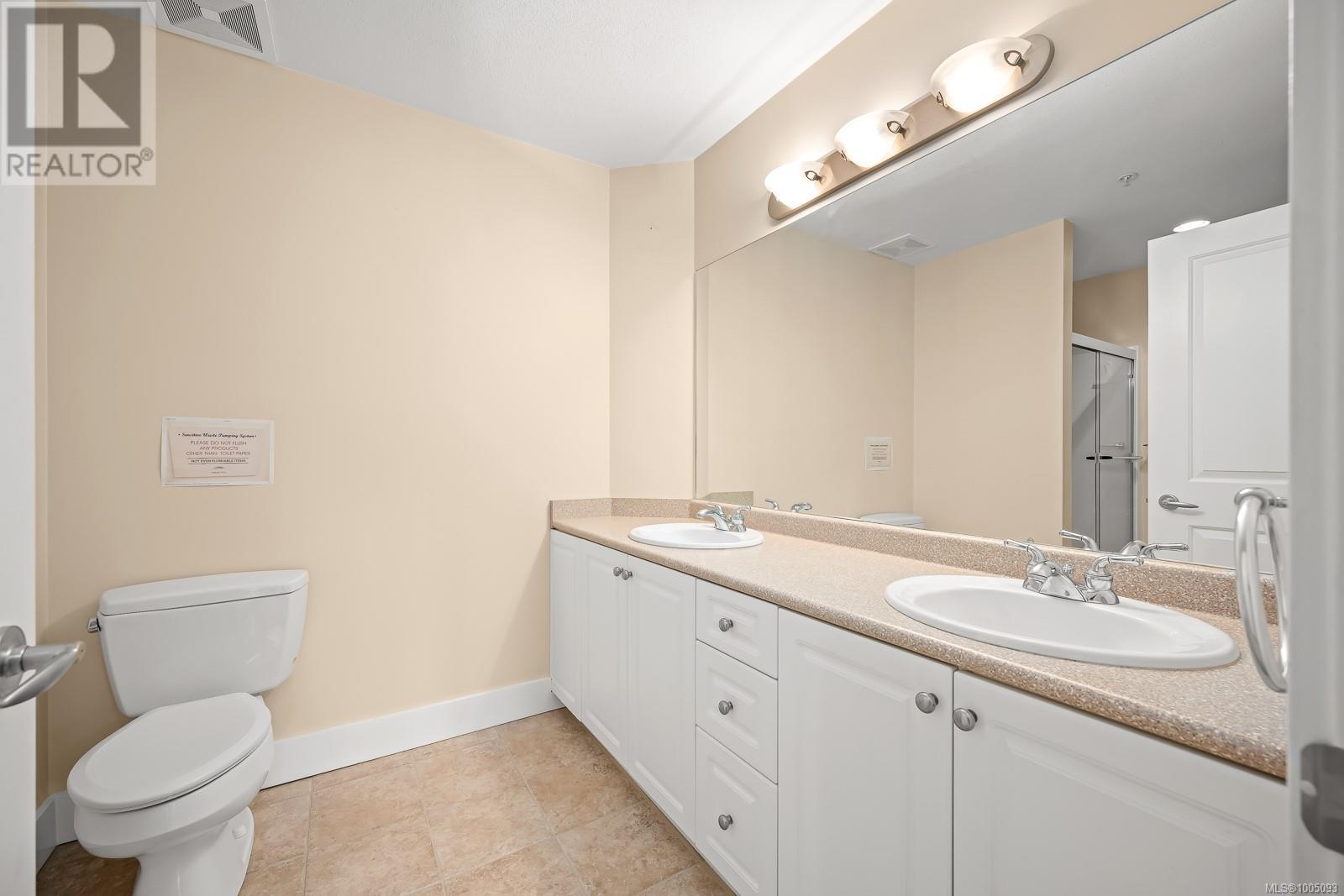 412 2275 Comox Ave, Comox
