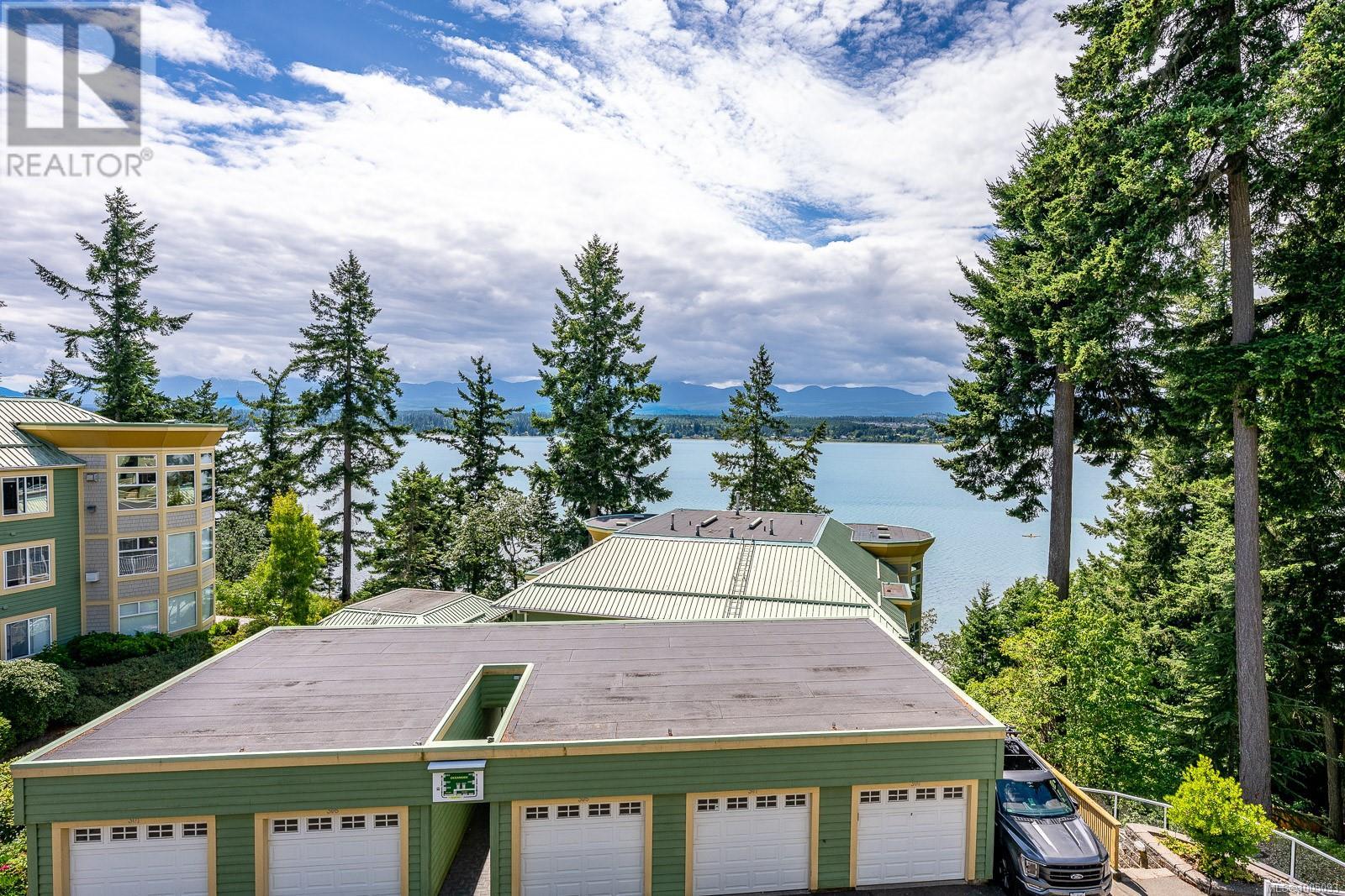 412 2275 Comox Ave, Comox