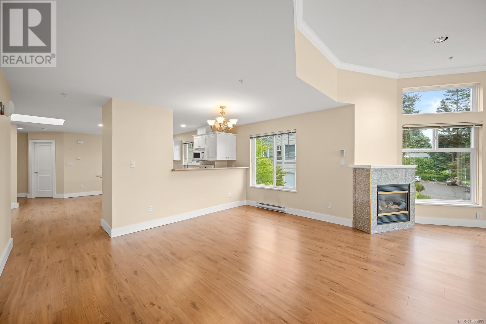 412 2275 Comox Ave, Comox