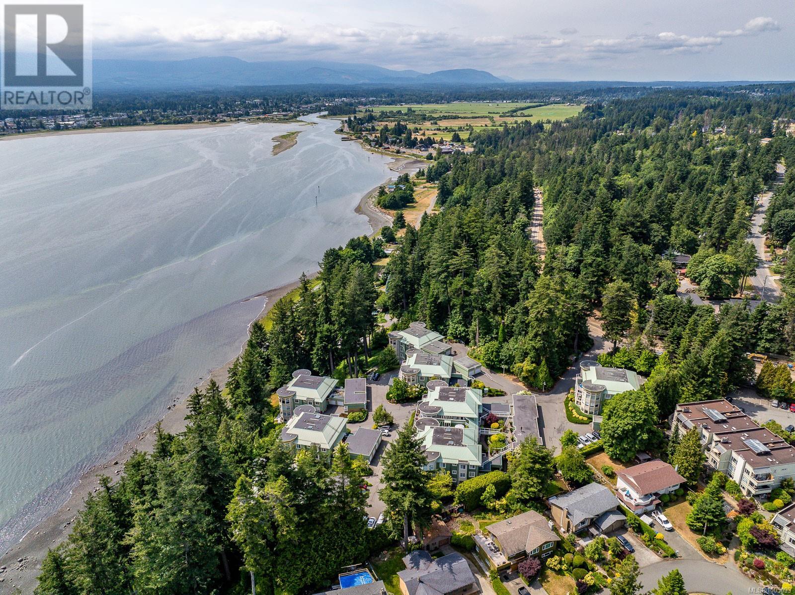 412 2275 Comox Ave, Comox