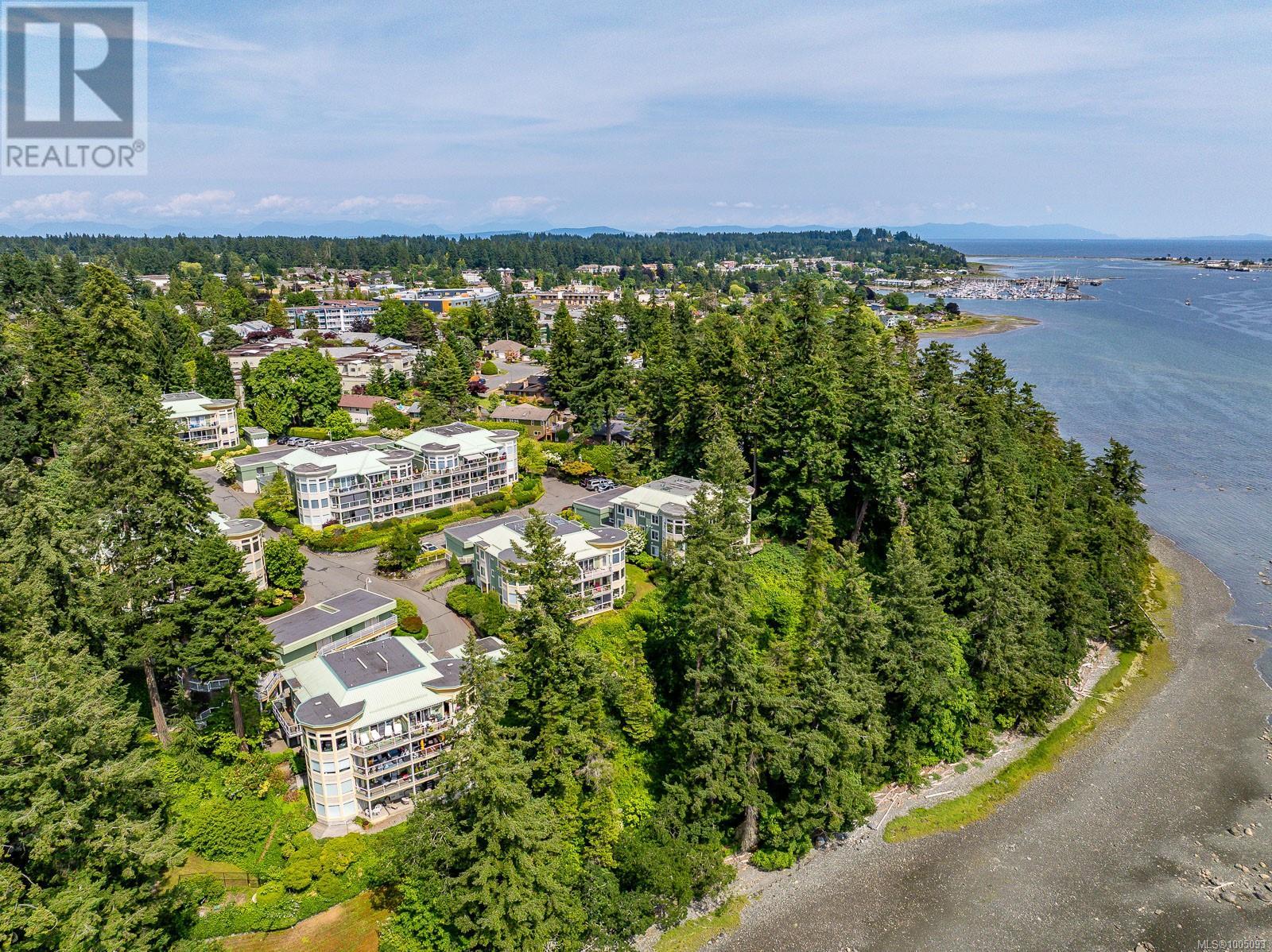412 2275 Comox Ave, Comox