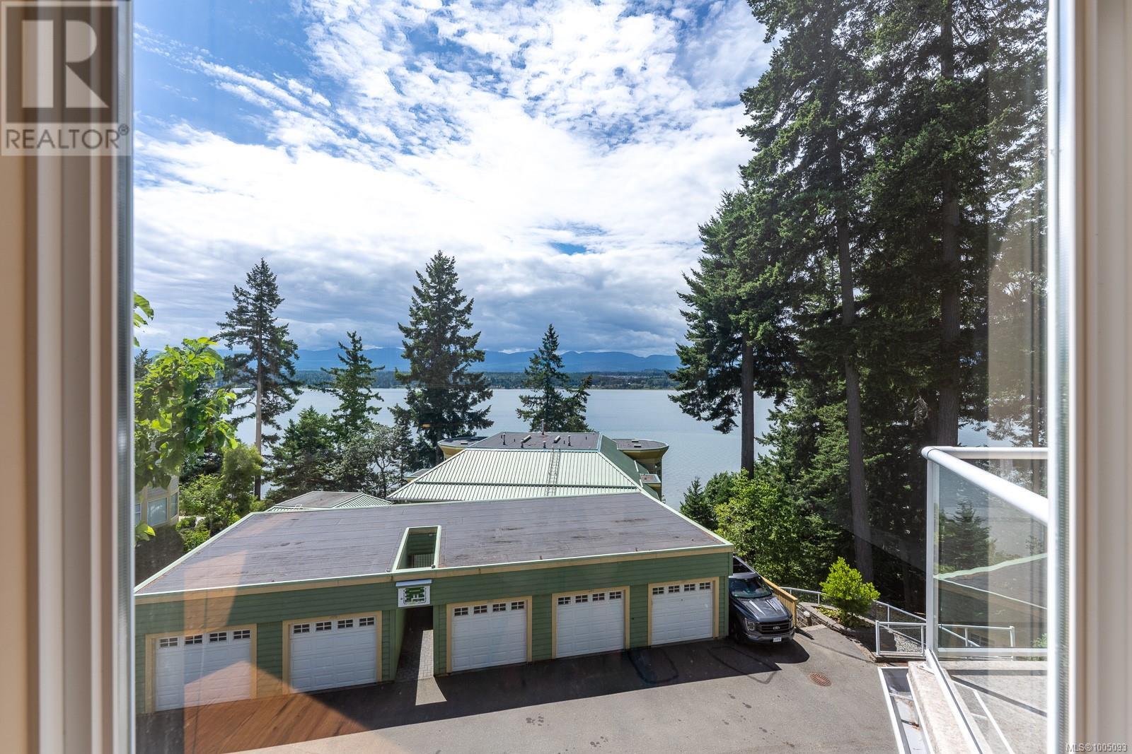 412 2275 Comox Ave, Comox