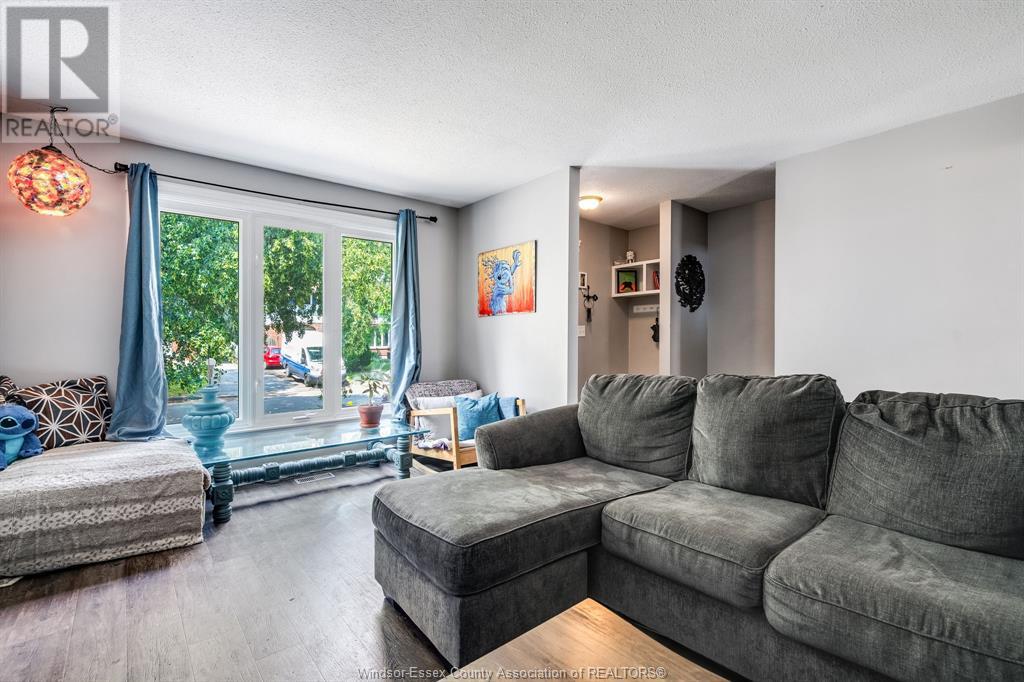 Photo 4 of 3054 Coram, Windsor ON