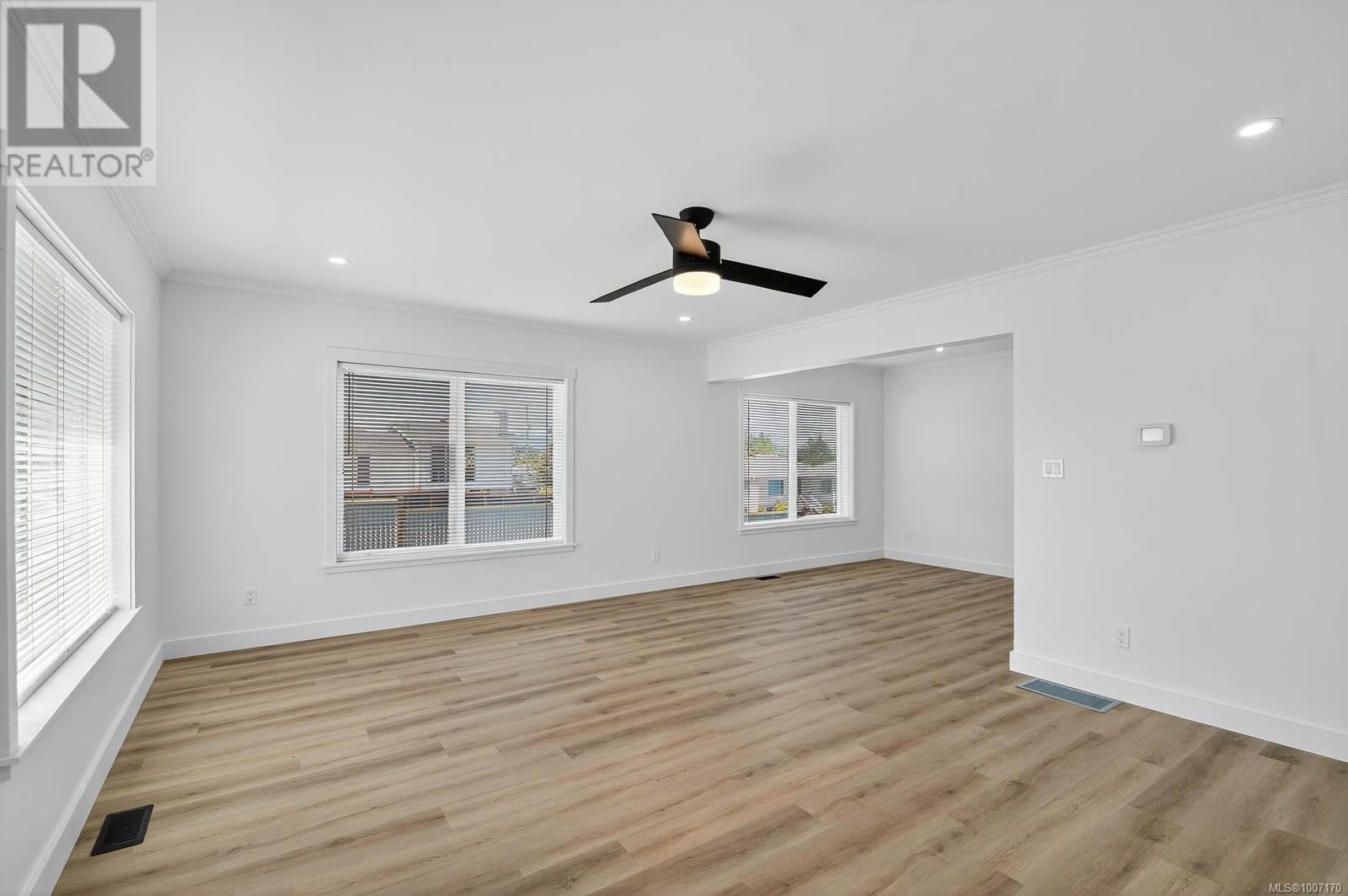 Photo 3 of 4557 Morton St, Port Alberni BC