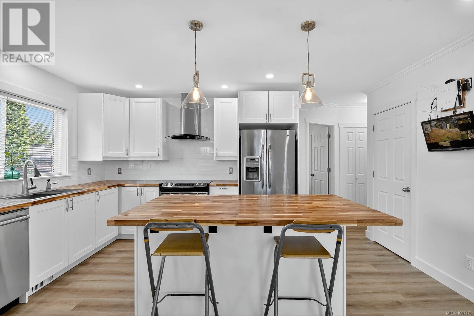 Photo 10 of 4557 Morton St, Port Alberni BC
