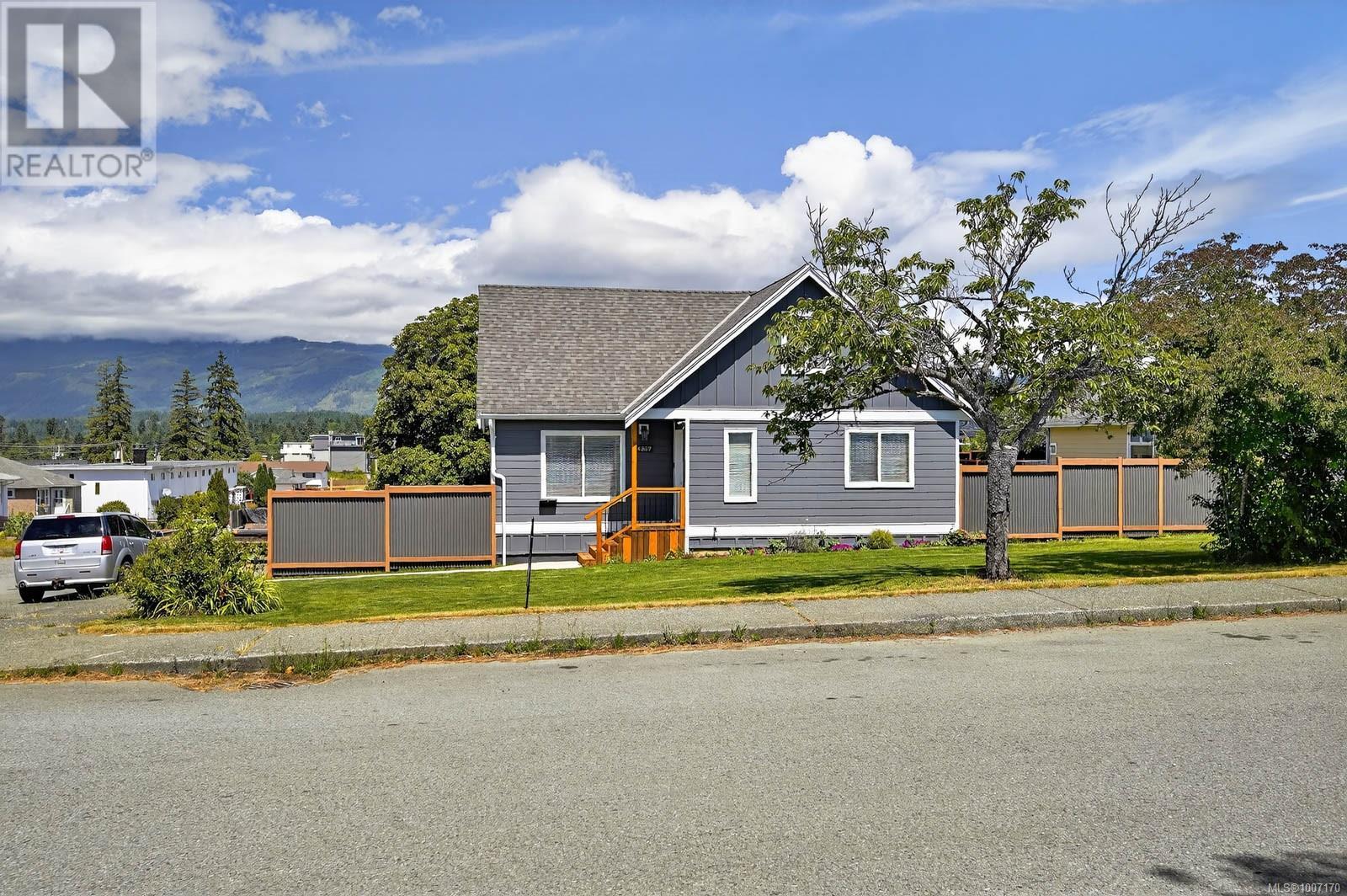 Photo 9 of 4557 Morton St, Port Alberni BC