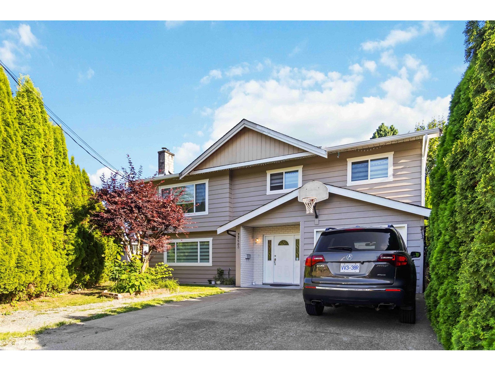 Photo 2 of 32500 Emerald Avenue, Abbotsford BC