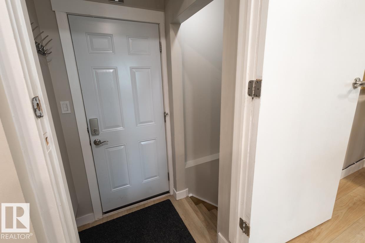 Photo 23 of 16110 82 Av Nw, Edmonton AB