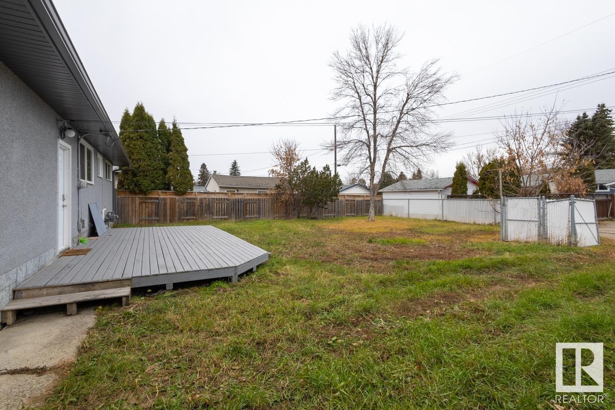 Photo 13 of 16110 82 Av Nw, Edmonton AB