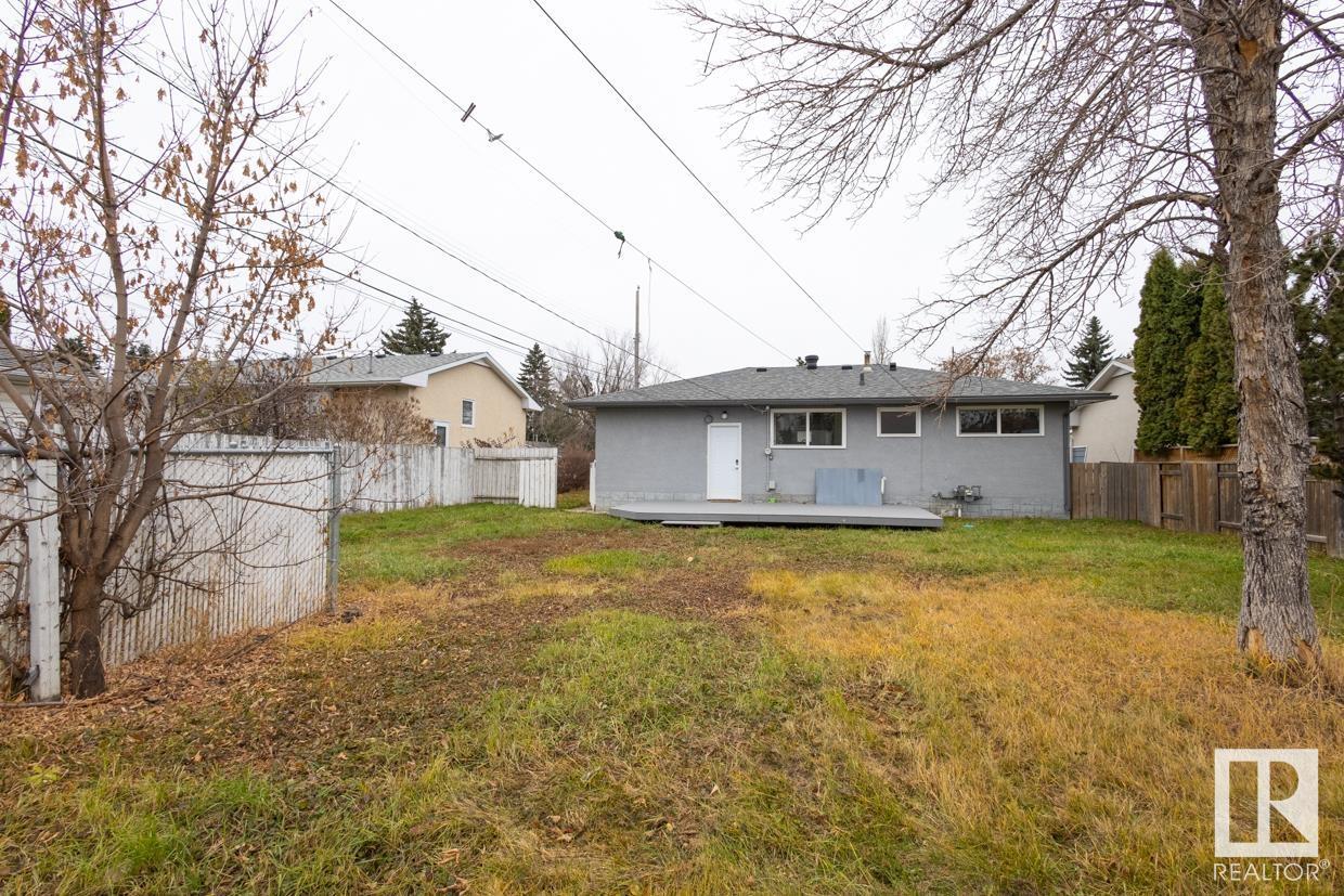 Photo 14 of 16110 82 Av Nw, Edmonton AB