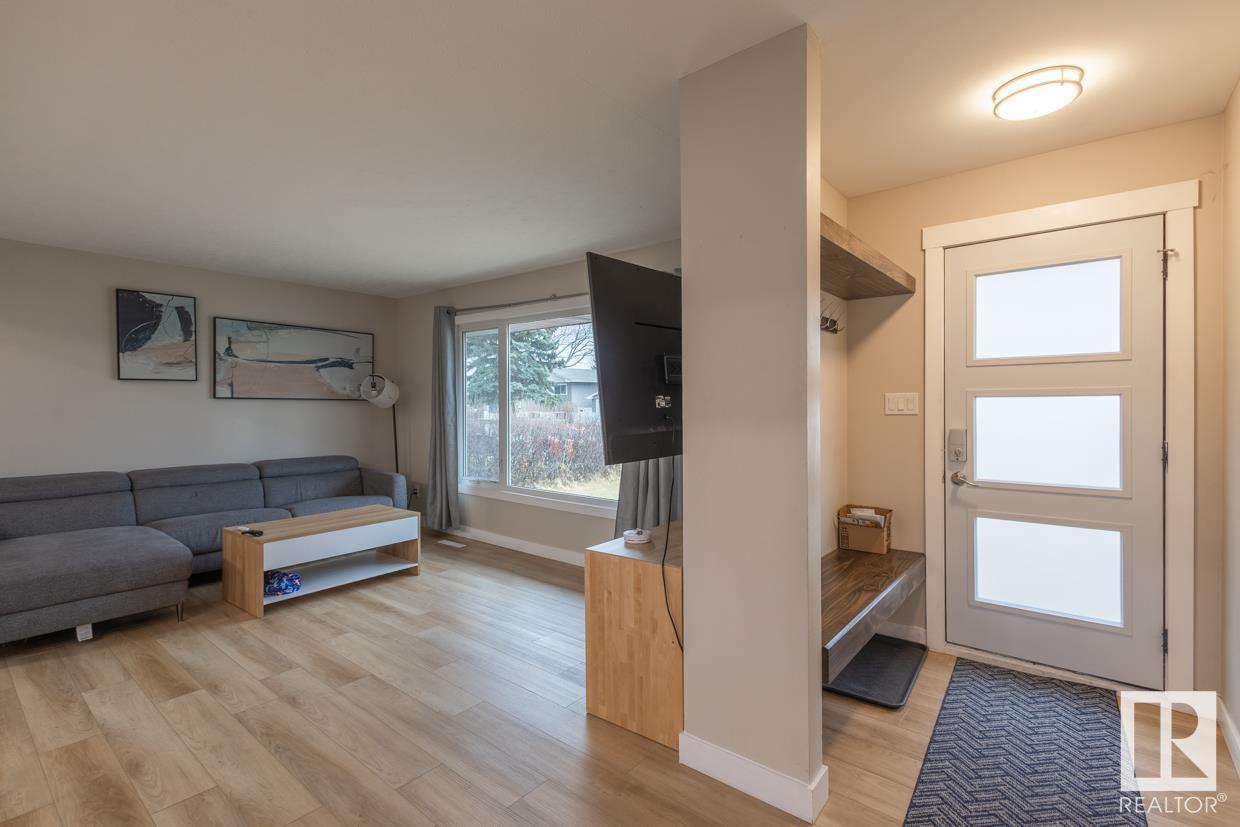 Photo 4 of 16110 82 Av Nw, Edmonton AB