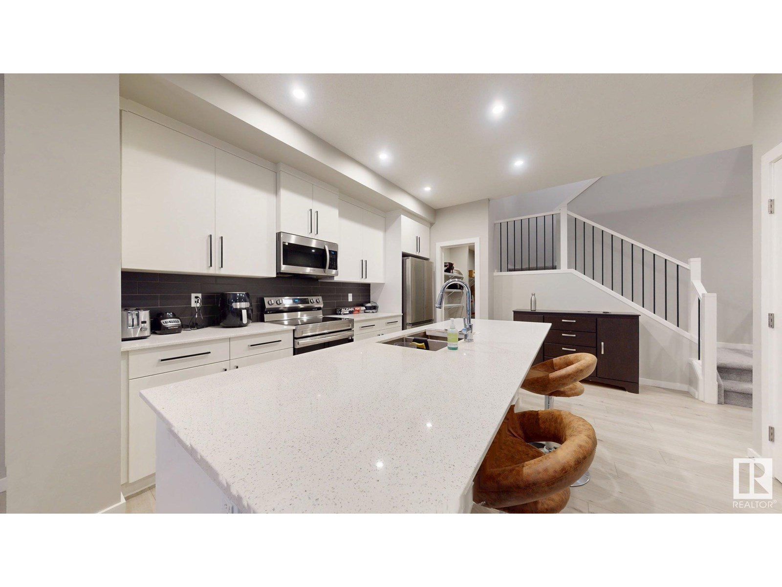 Photo 42 of 607 31 Av Nw, Edmonton AB