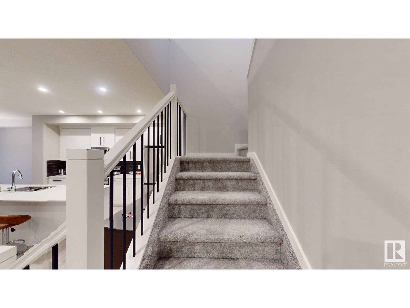 Photo 30 of 607 31 Av Nw, Edmonton AB