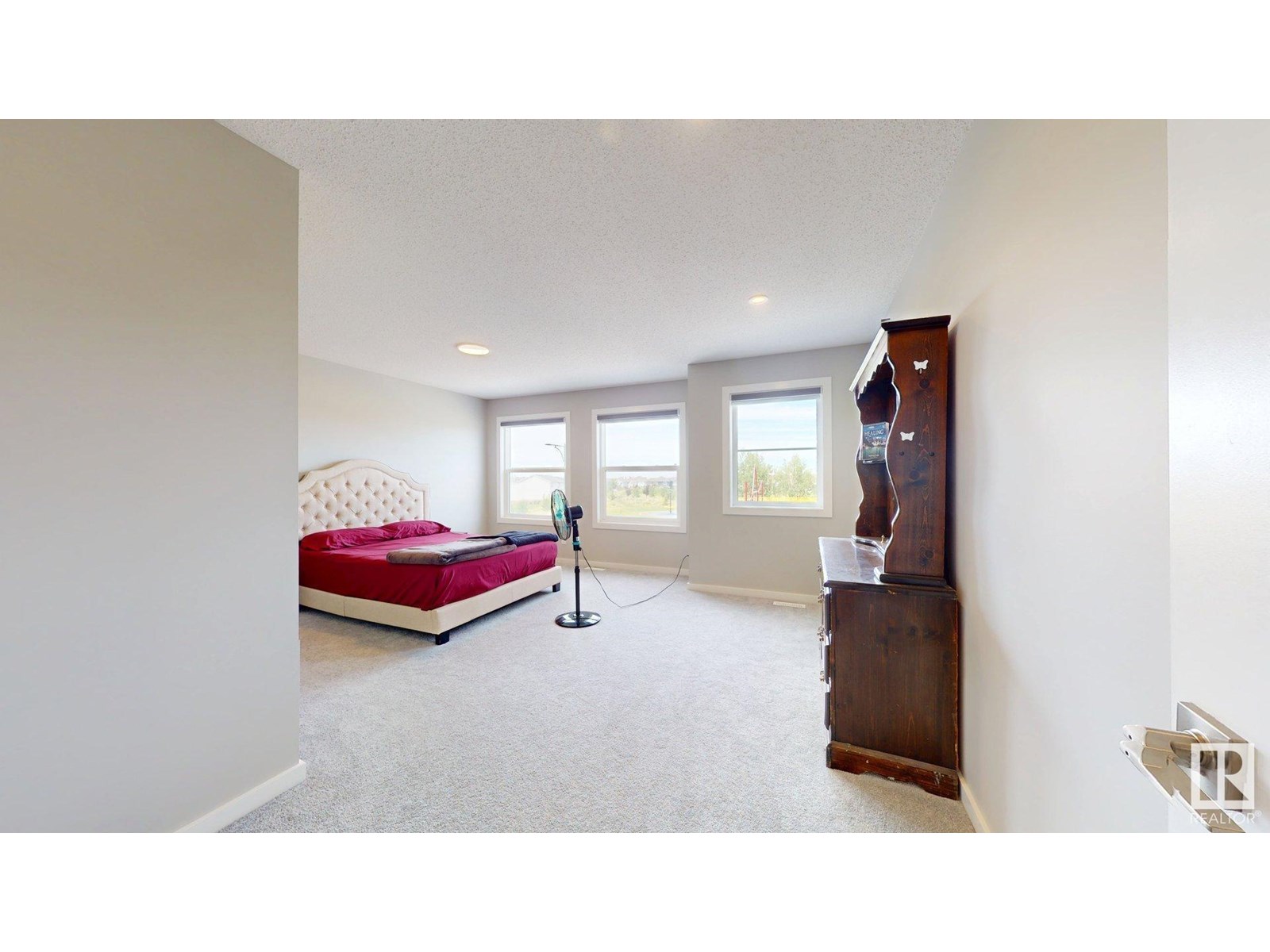 Photo 31 of 607 31 Av Nw, Edmonton AB