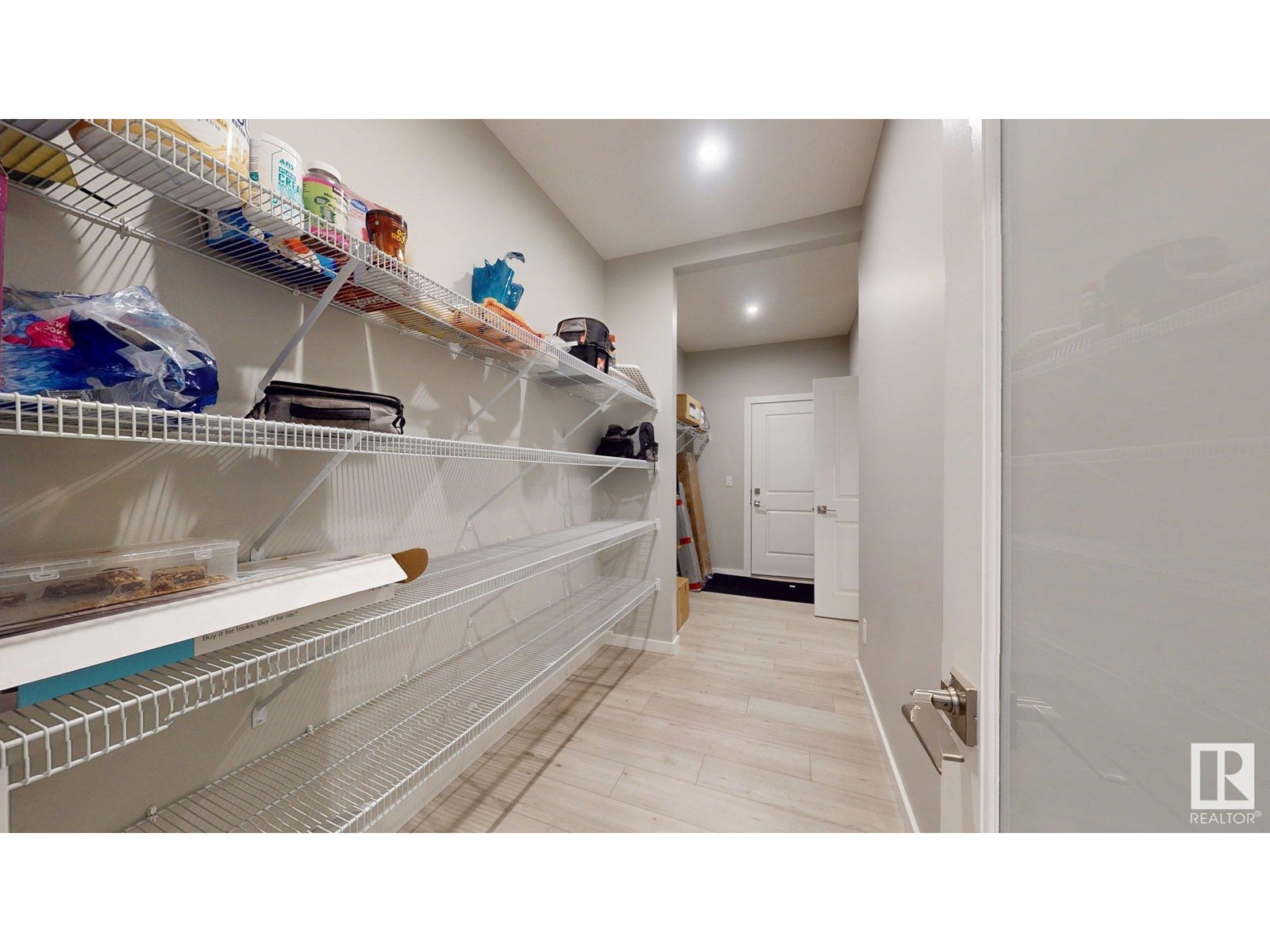 Photo 13 of 607 31 Av Nw, Edmonton AB