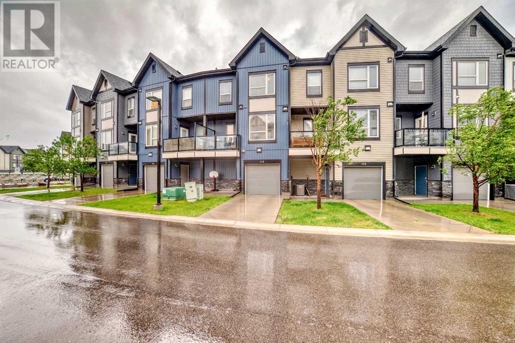 Single Family House for Sale in  Evanscrest Manor NW Evanston Calgary 