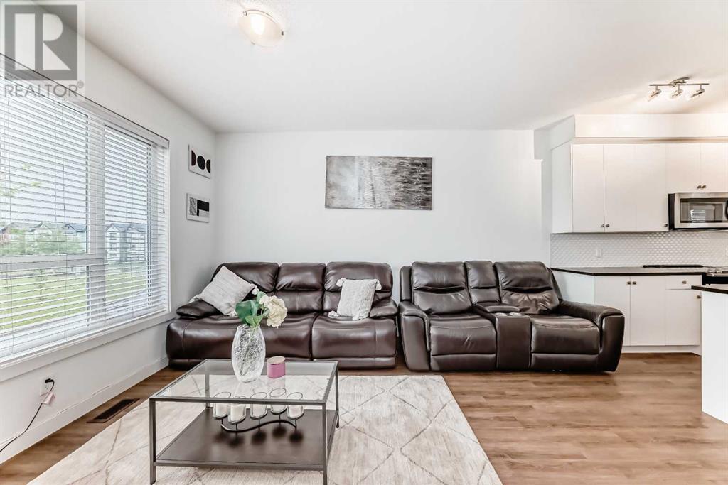 Single Family House for Sale in  Evanscrest Manor NW Evanston Calgary 