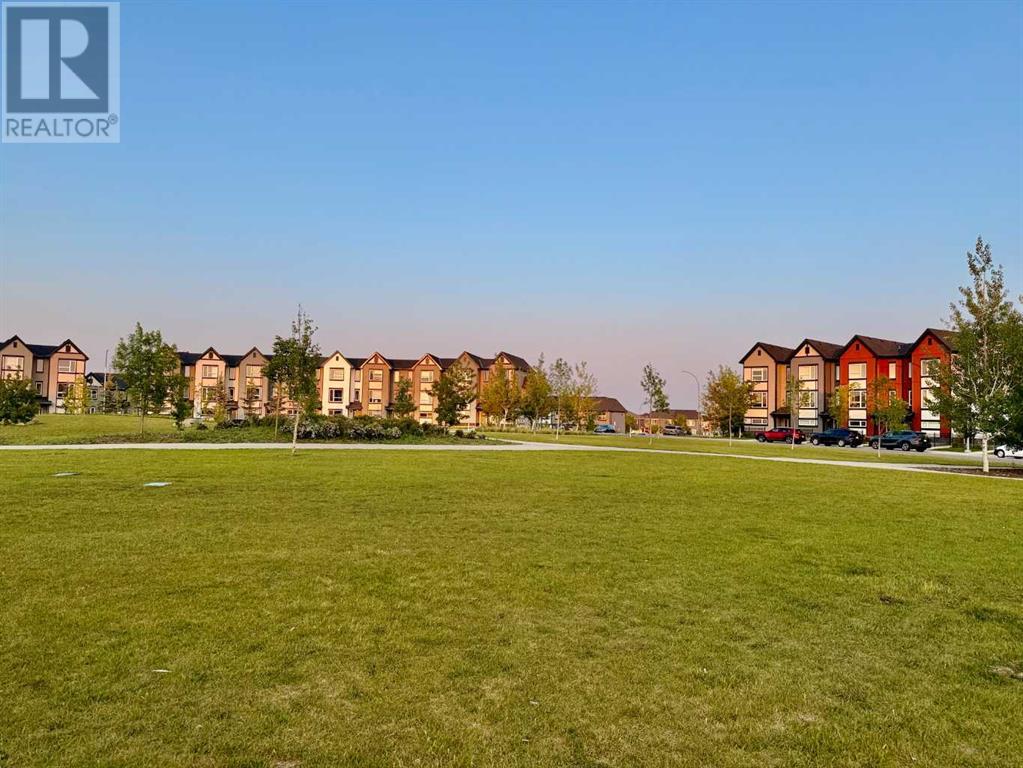 Single Family House for Sale in  Evanscrest Manor NW Evanston Calgary 