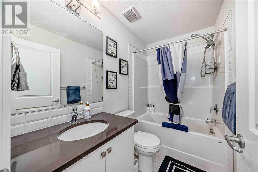 Single Family House for Sale in  Evanscrest Manor NW Evanston Calgary 