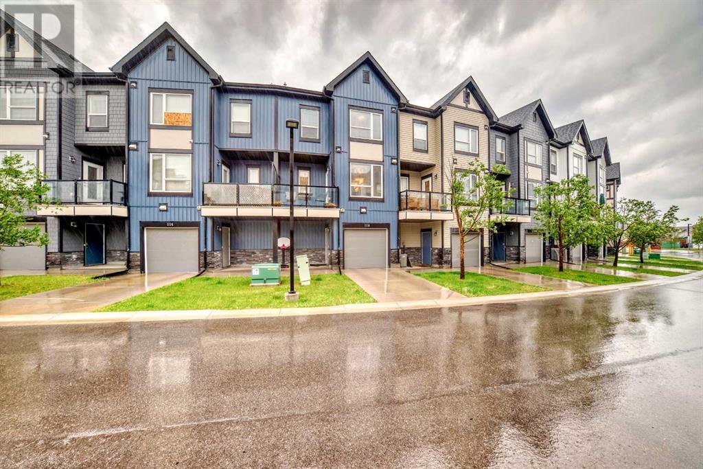 Single Family House for Sale in  Evanscrest Manor NW Evanston Calgary 