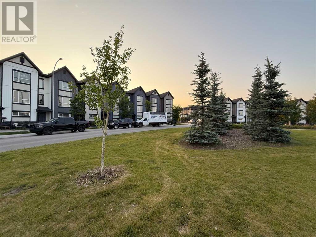 Single Family House for Sale in  Evanscrest Manor NW Evanston Calgary 