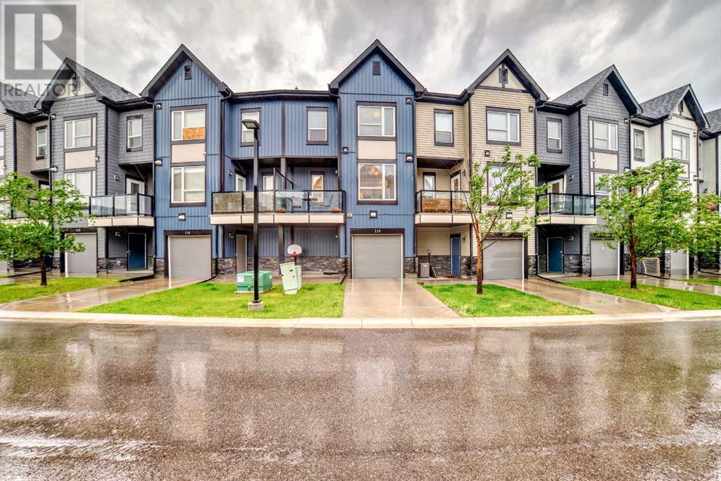 Single Family House for Sale in  Evanscrest Manor NW Evanston Calgary 