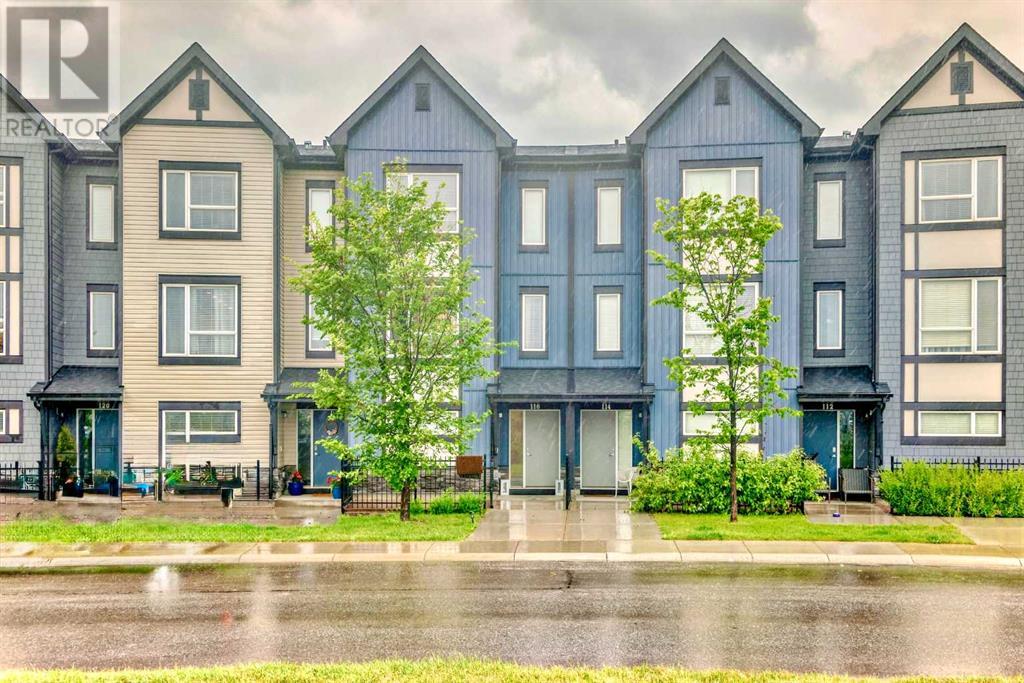 Single Family House for Sale in  Evanscrest Manor NW Evanston Calgary 