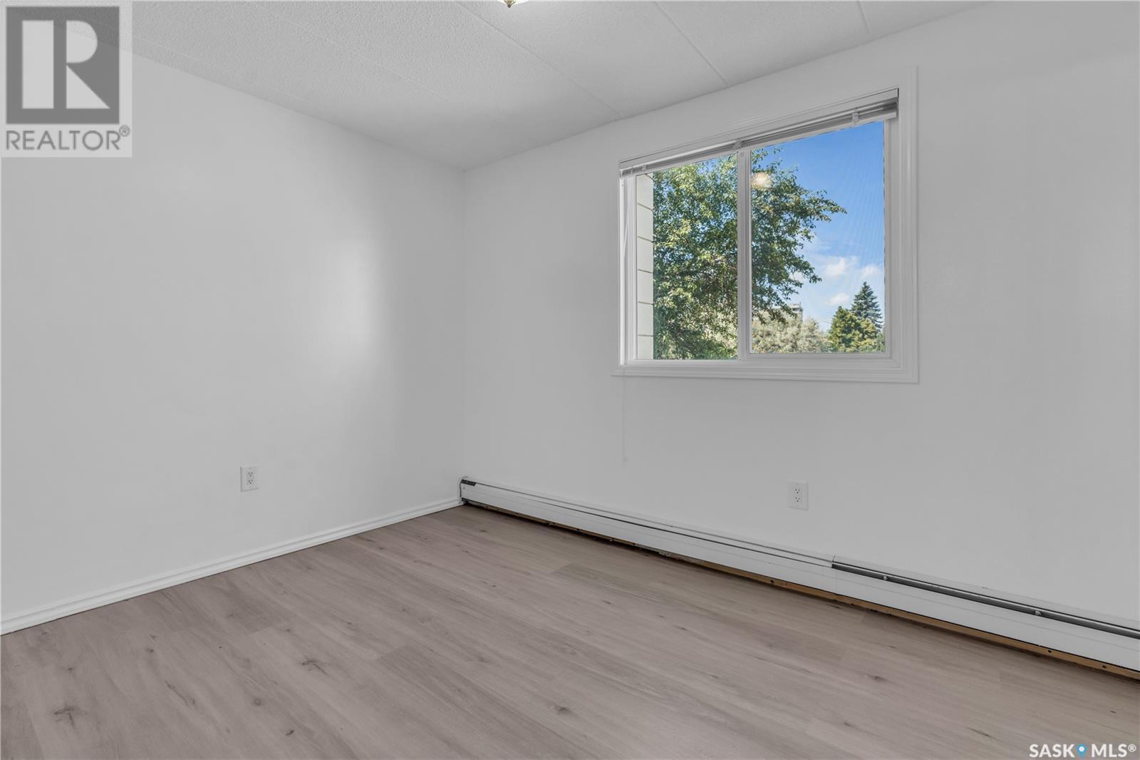 Single Family House High rise for Sale in   Gordon ROAD Regina 