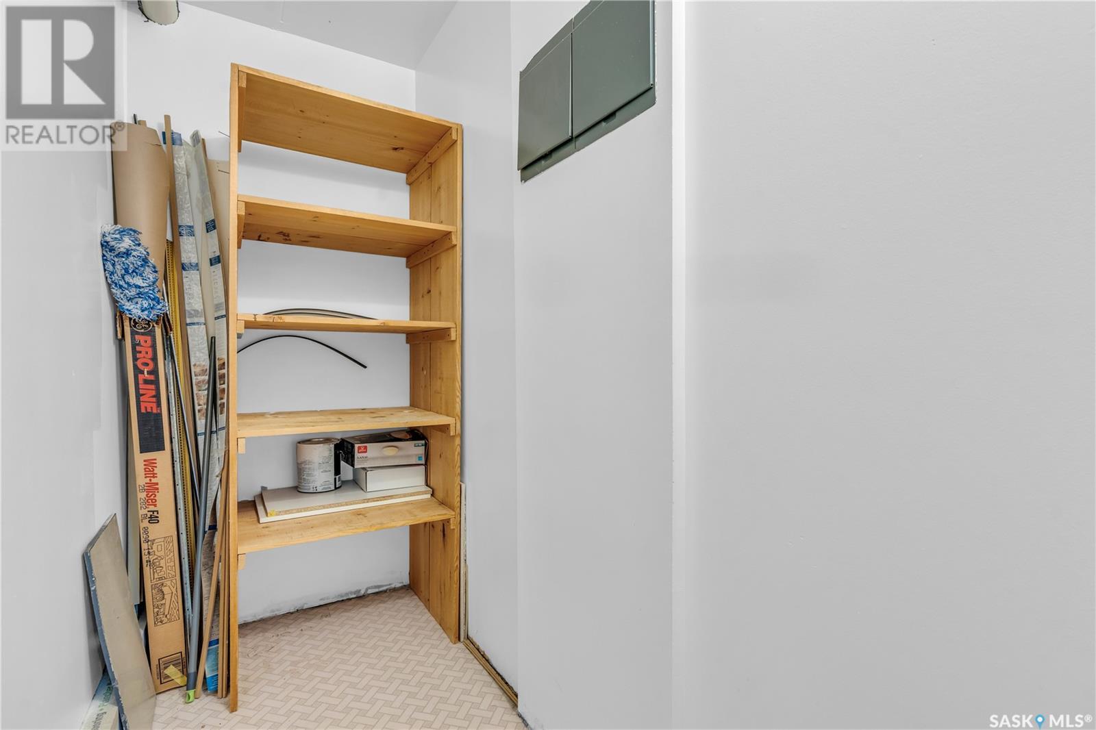 Single Family House High rise for Sale in   Gordon ROAD Regina 