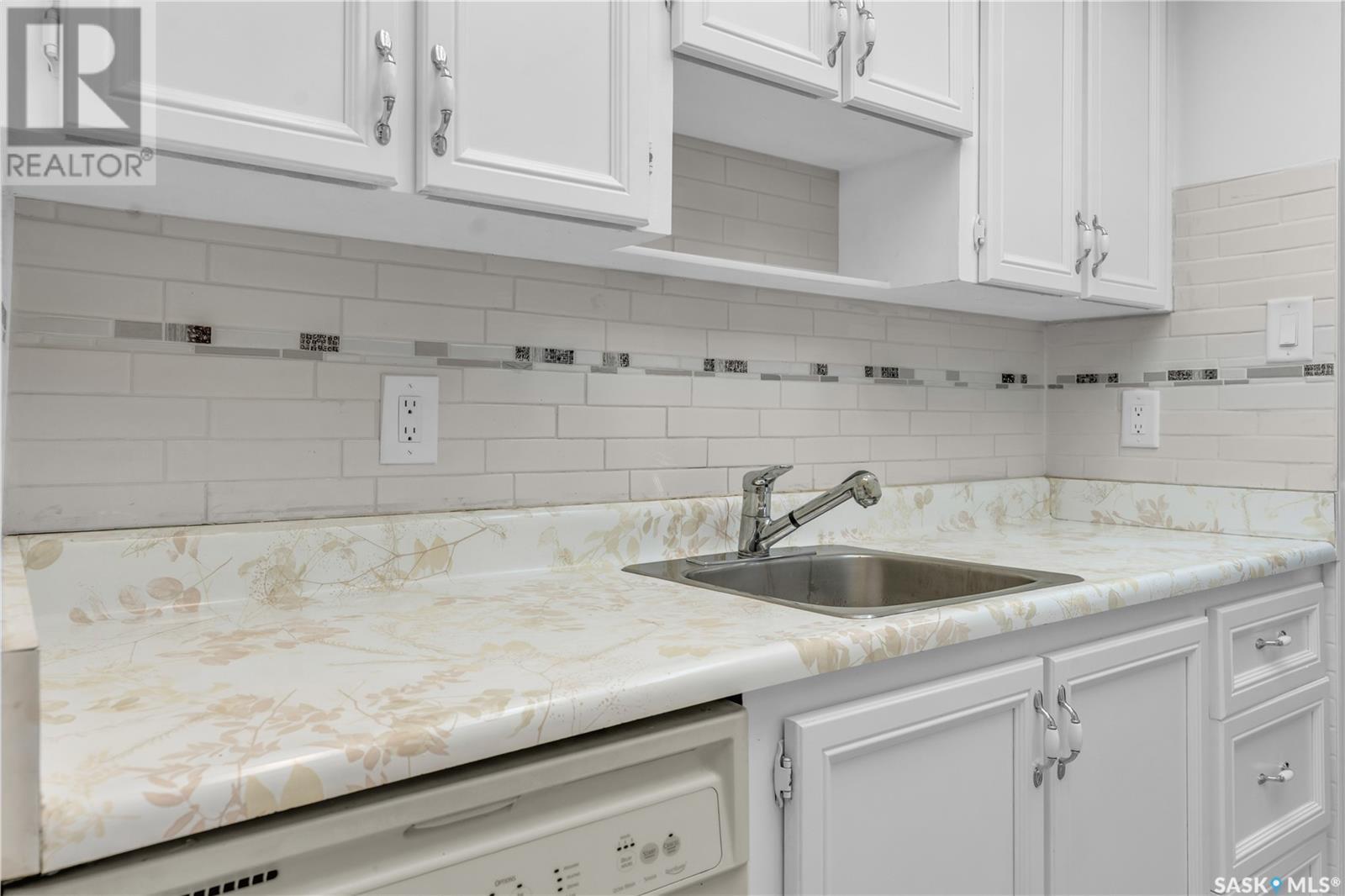 Single Family House High rise for Sale in   Gordon ROAD Regina 