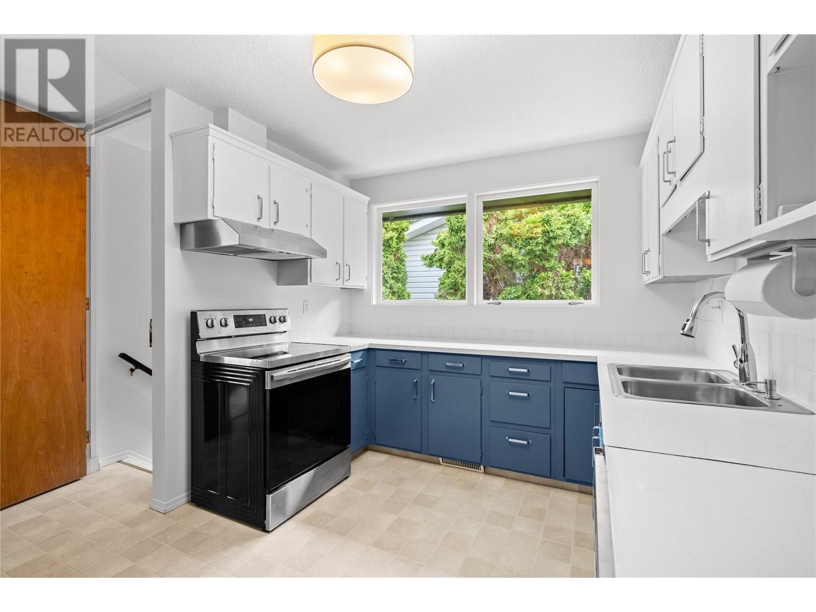  1403 Braemar Street, Kelowna