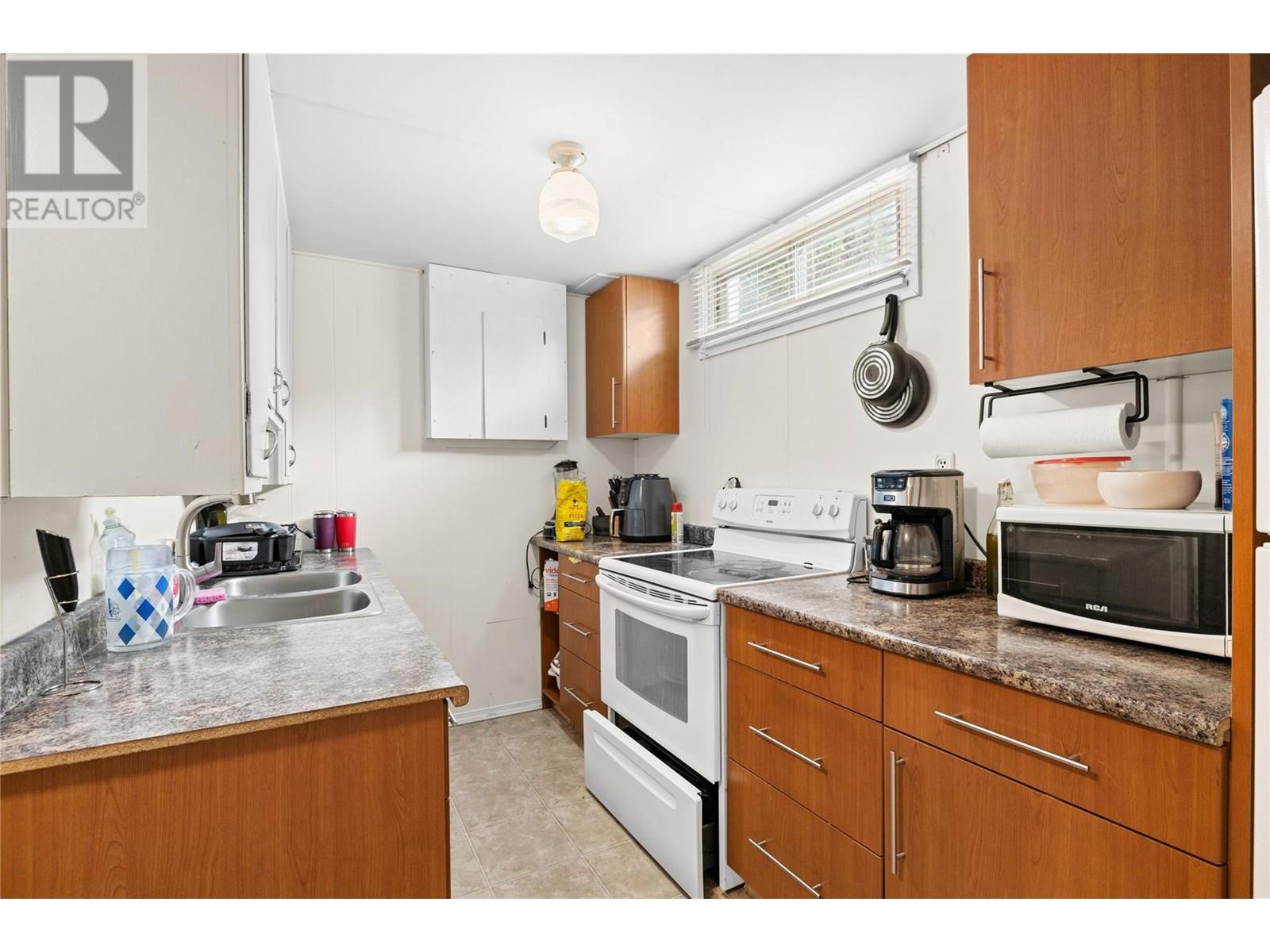  1403 Braemar Street, Kelowna