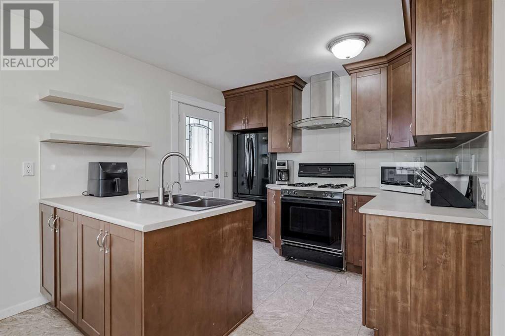 Single Family House 4 Level for Sale in  Radcliffe Place SE Albert Park/Radisson Heights Calgary 
