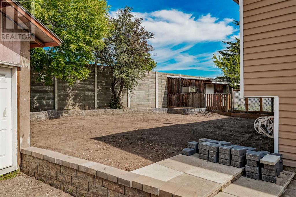 Single Family House 4 Level for Sale in  Radcliffe Place SE Albert Park/Radisson Heights Calgary 