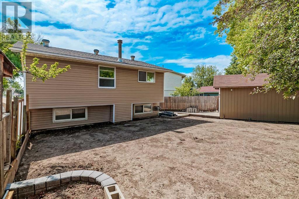 Single Family House 4 Level for Sale in  Radcliffe Place SE Albert Park/Radisson Heights Calgary 