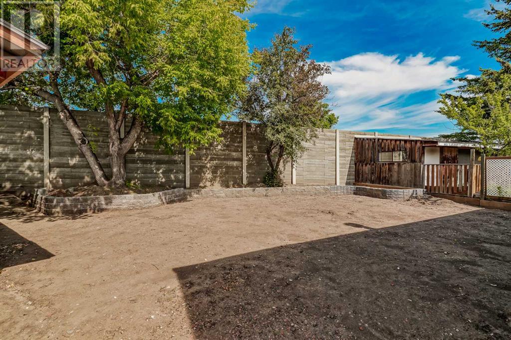 Single Family House 4 Level for Sale in  Radcliffe Place SE Albert Park/Radisson Heights Calgary 