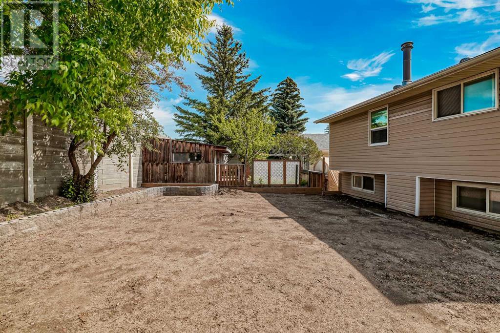 Single Family House 4 Level for Sale in  Radcliffe Place SE Albert Park/Radisson Heights Calgary 