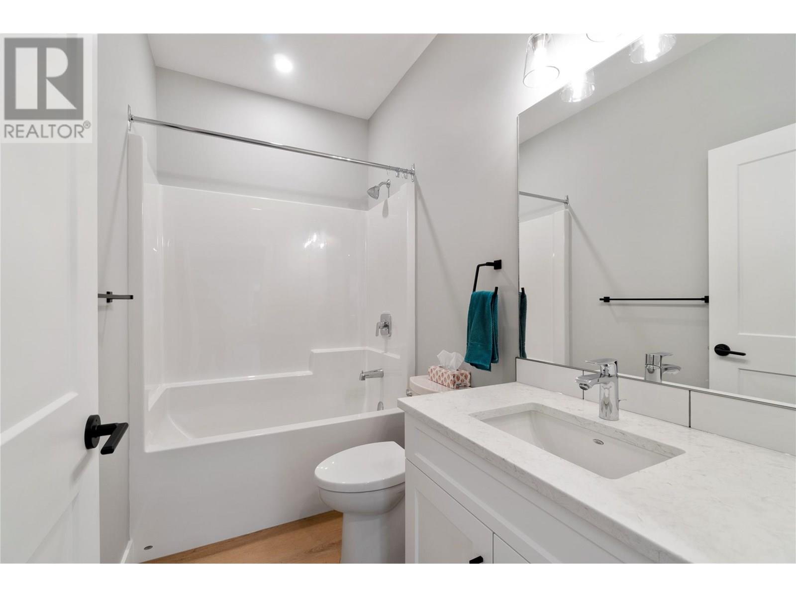 Photo 12 of 1330 10 Street Sw Unit 14, Salmon Arm BC