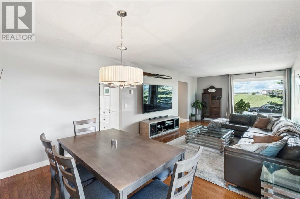 Single Family House for Sale in  Woodbrook Road SW Woodbine Calgary 