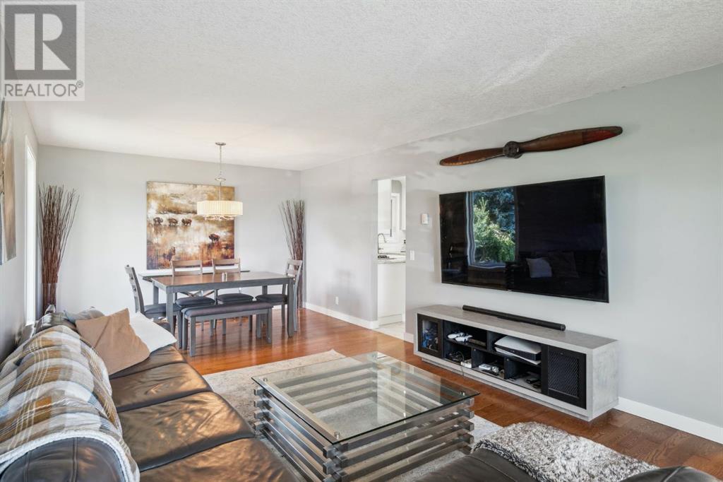 Single Family House for Sale in  Woodbrook Road SW Woodbine Calgary 