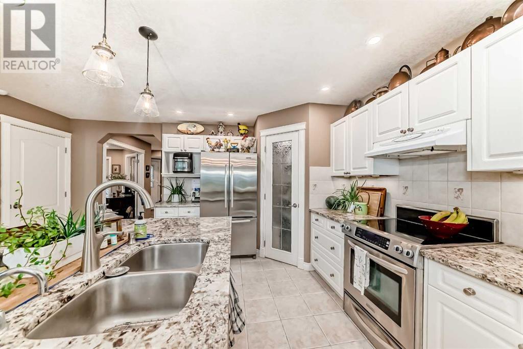 Single Family House for Sale in  Tuscany Meadows Heights NW Tuscany Calgary 